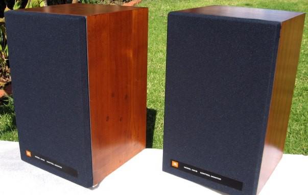 JBL 4301B