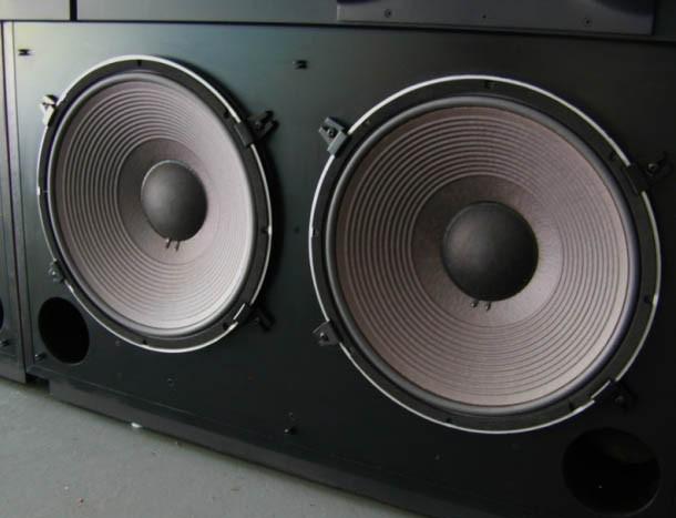 JBL 4435