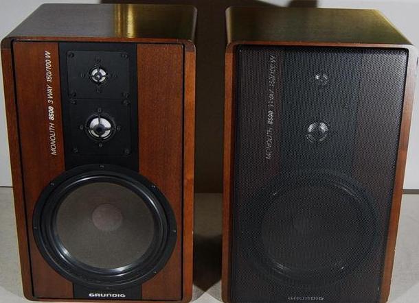 Grundig Monolith 8500  (1)