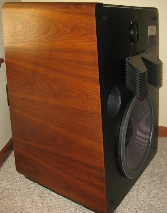 JBL L300