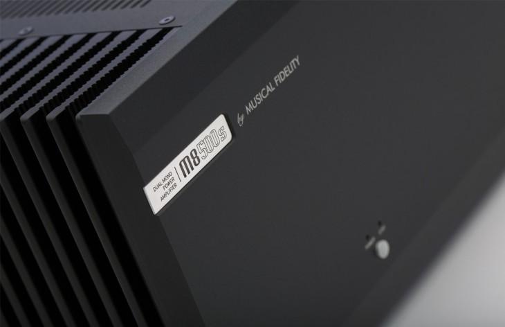 Усилитель Musical Fidelity M8-500s вид сбоку