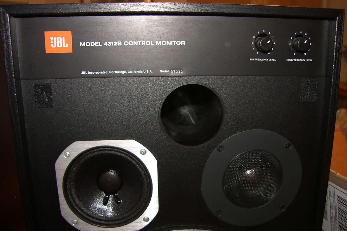 JBL 4312B