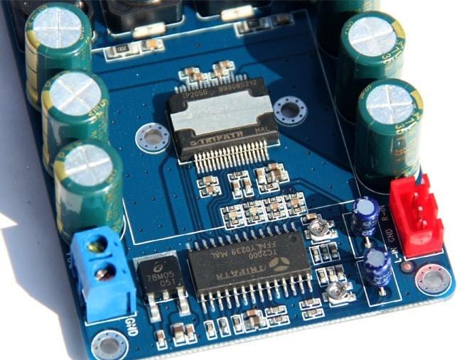 Усилитель Tripath TK2050 без радиатора