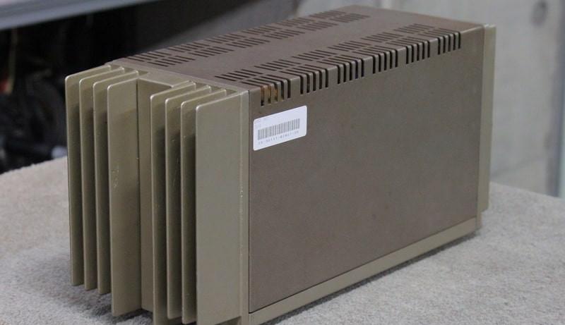 Комплектация и аксессуары к усилителю Quad 303