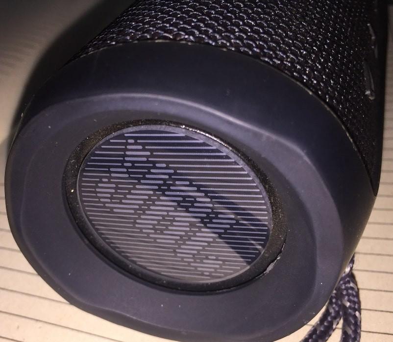JBL Flip 4 вид динамиков