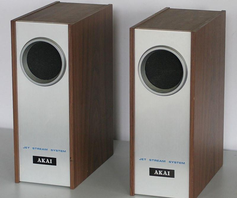AKAI SW-30