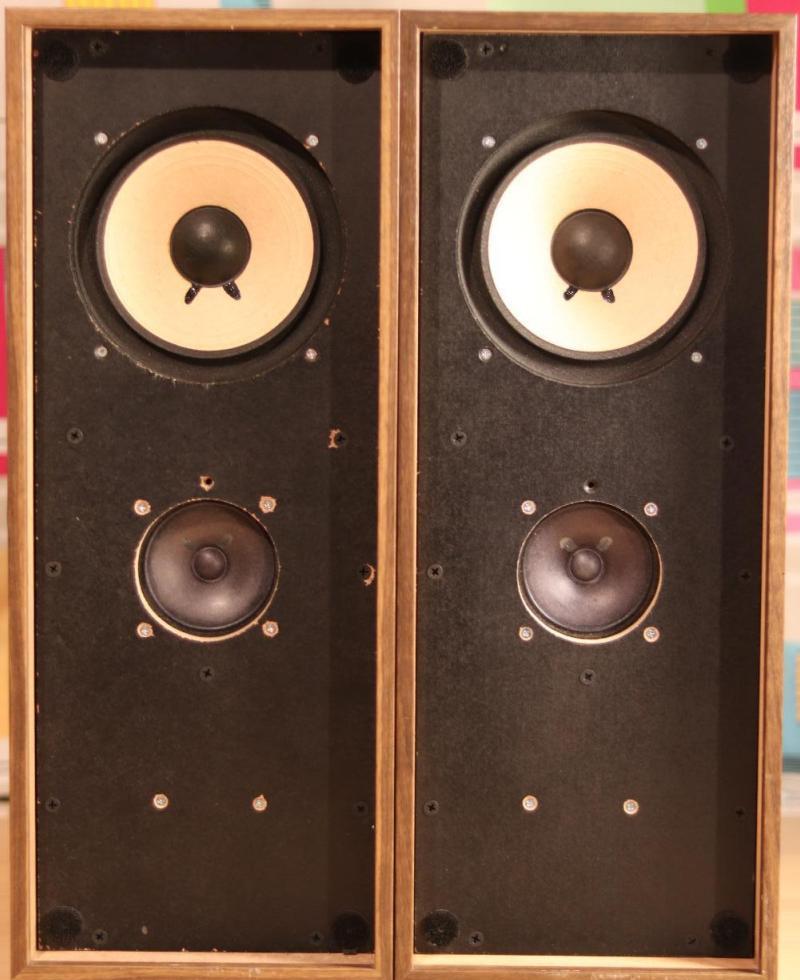 AKAI SW-42