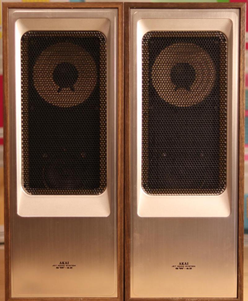 AKAI SW-42