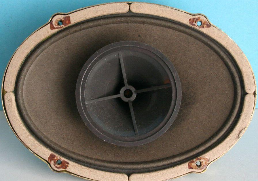 Блок объемного звучания Grundig 100