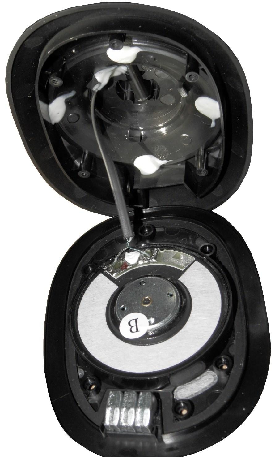 AKG K371