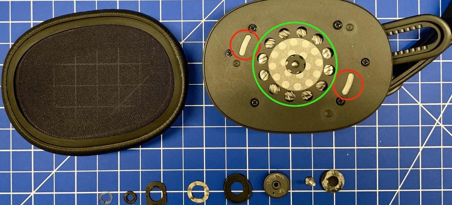 AKG K371