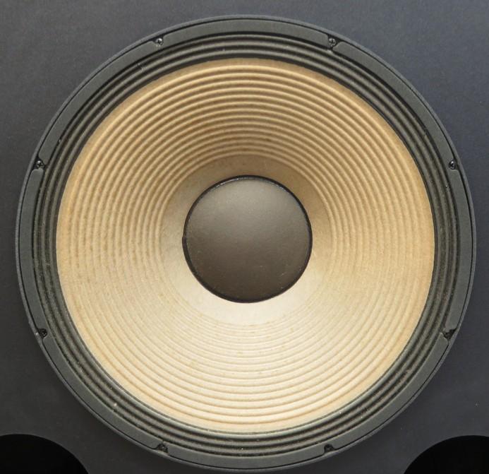 JBL 4670D