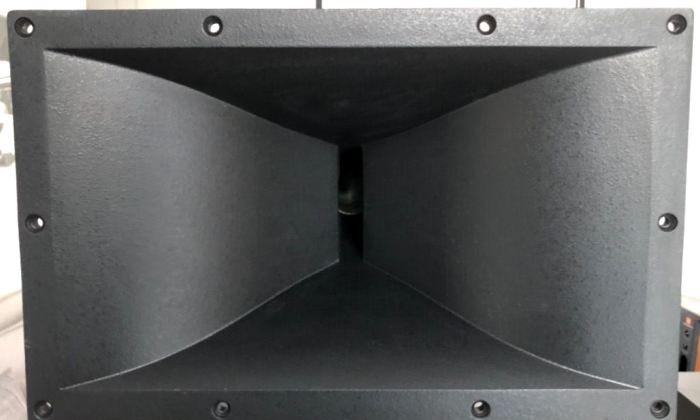 JBL 4670D